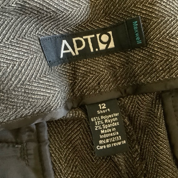 APT.9 dress pant just below the waist size 12 Short. Color brown cream. - Picture 6 of 13